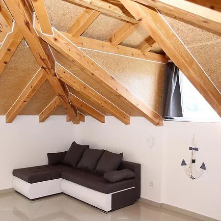 Gæstehus Kukuljica 2 4*